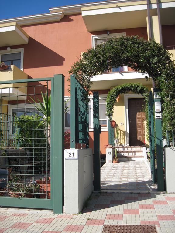 Sweet Sardinia Apartment Elmas Kamer foto