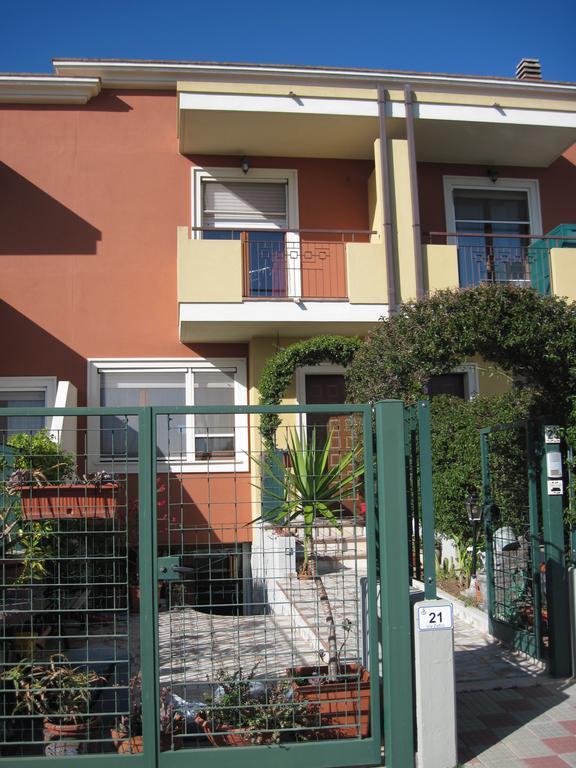 Sweet Sardinia Apartment Elmas Kamer foto